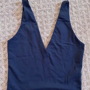 Aritzia contour v-neck top